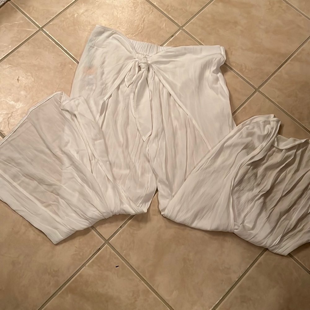 Womens loose white loose beach pants size Xl 16/18